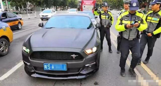 半夜“炸街”噪音扰民：亳州交警查获20多辆非法改装车
